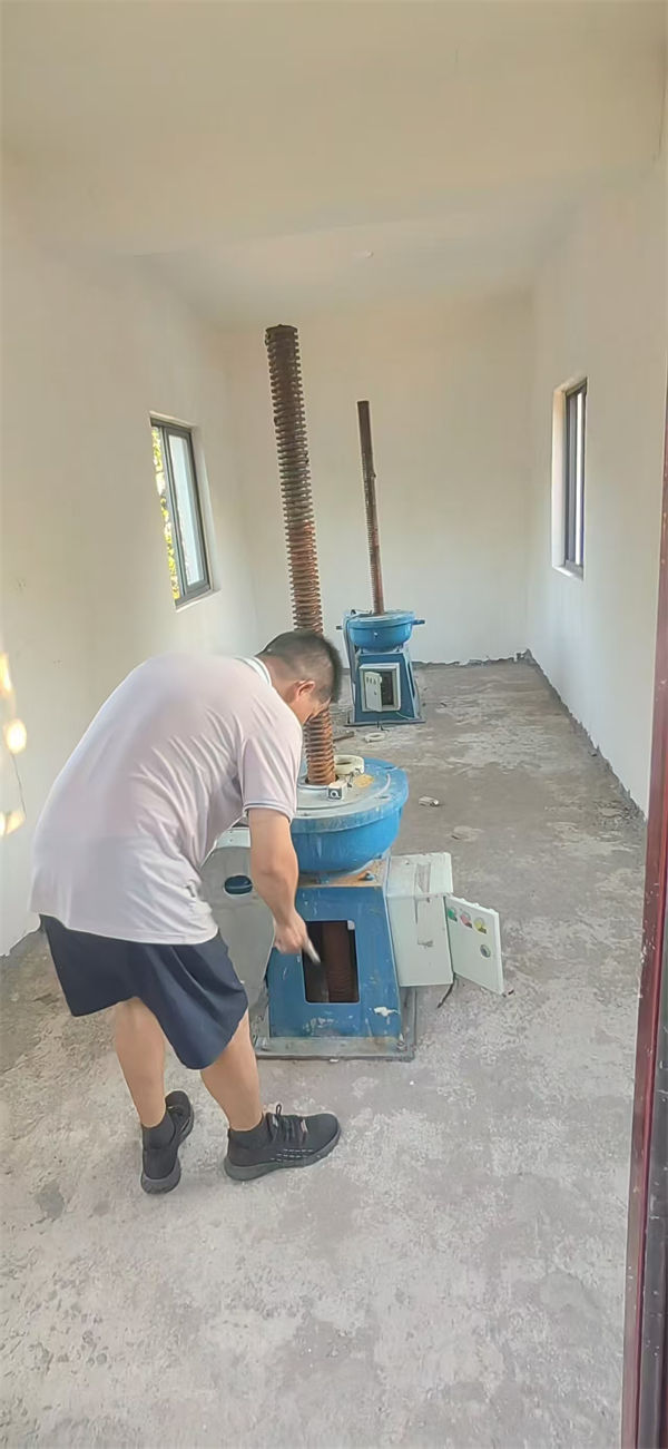 螺杆式启闭机QDA电装启闭机价格地道