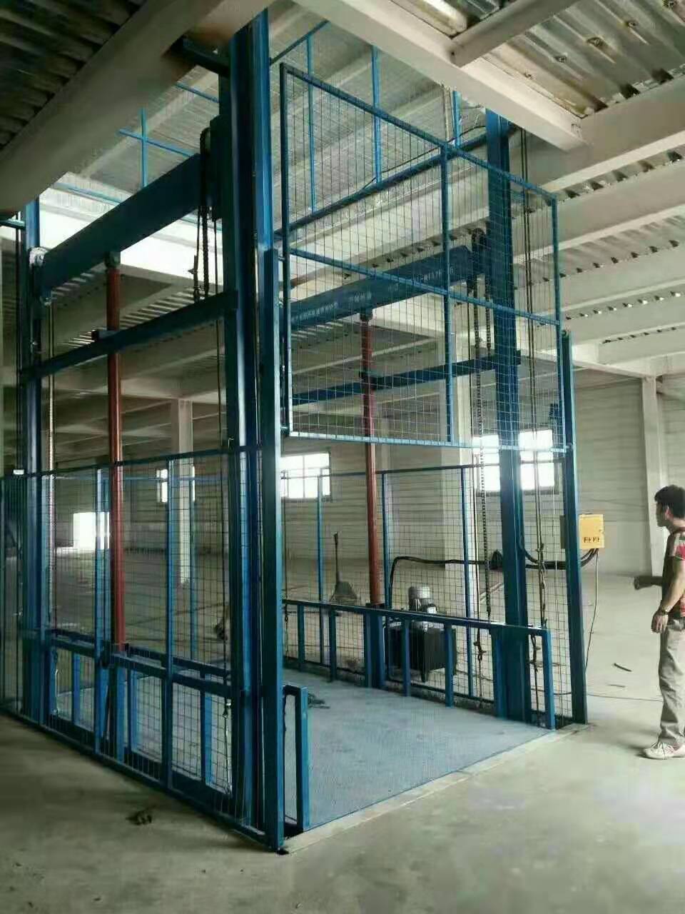 仓库电梯直销品牌:仓库电梯生产厂家