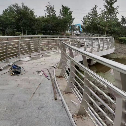 批发波形护栏找汇星达护栏工程有限公司