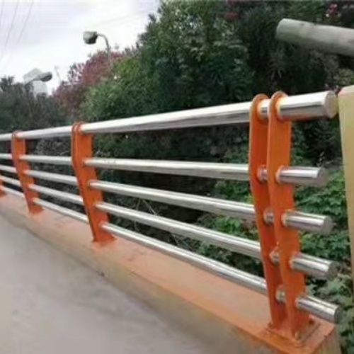 三横梁防撞栏杆基地