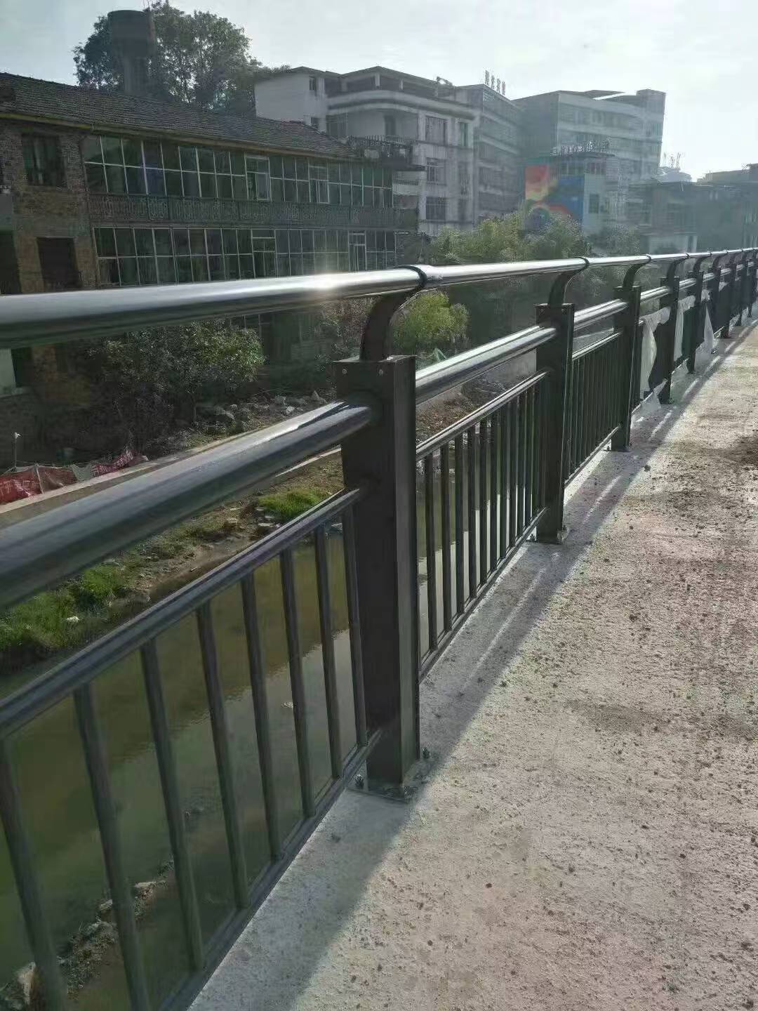 桥梁栏杆批发厂家