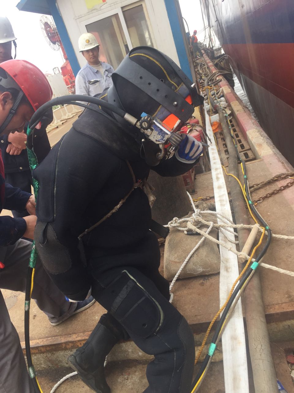 绥化水下打捞队 <潜水打捞东西>-找方案