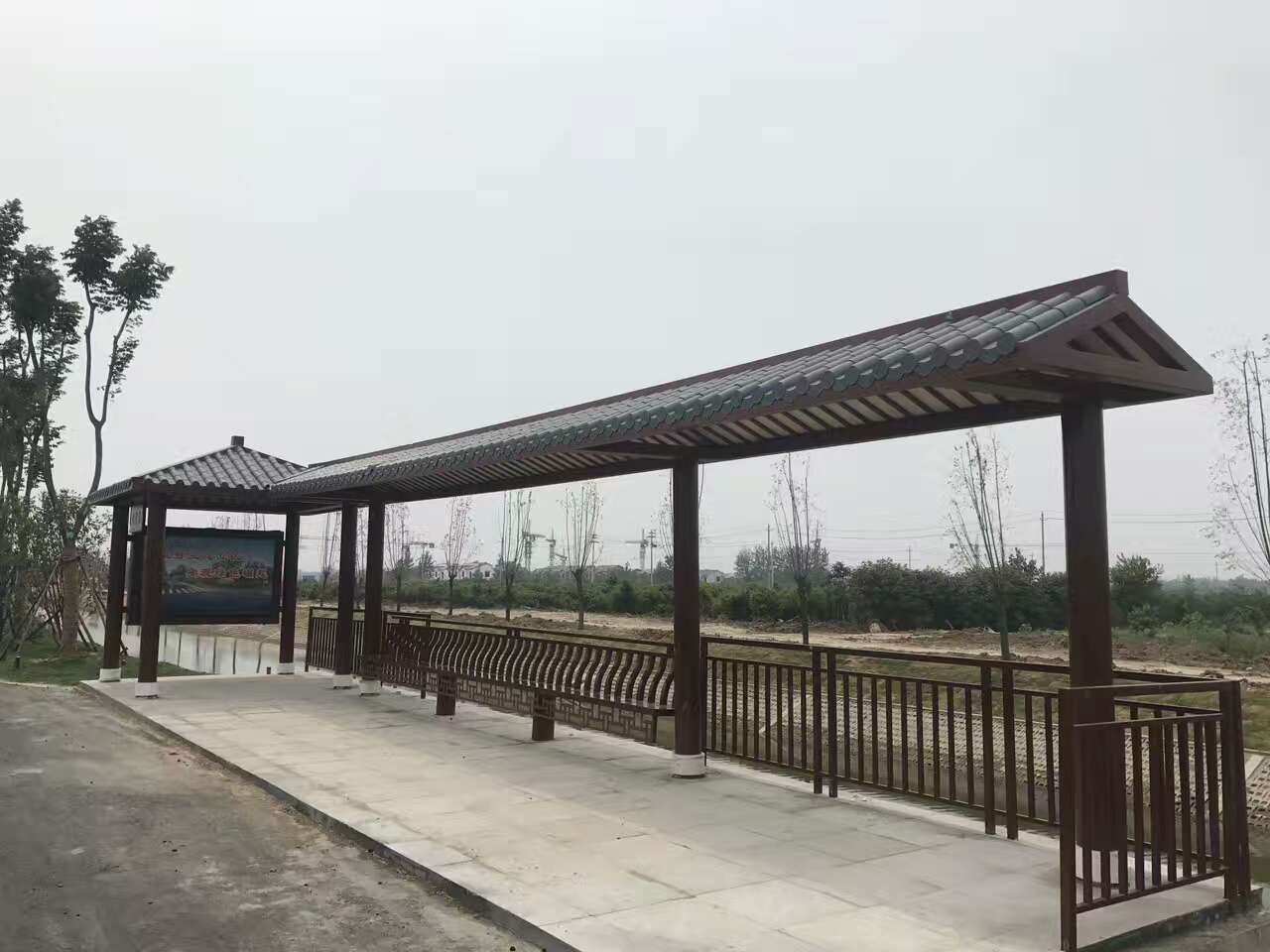 公交站台-移动卫生间物流配送
